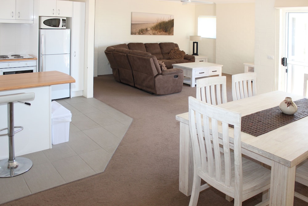 Mollymook Cove Apartments 13/26