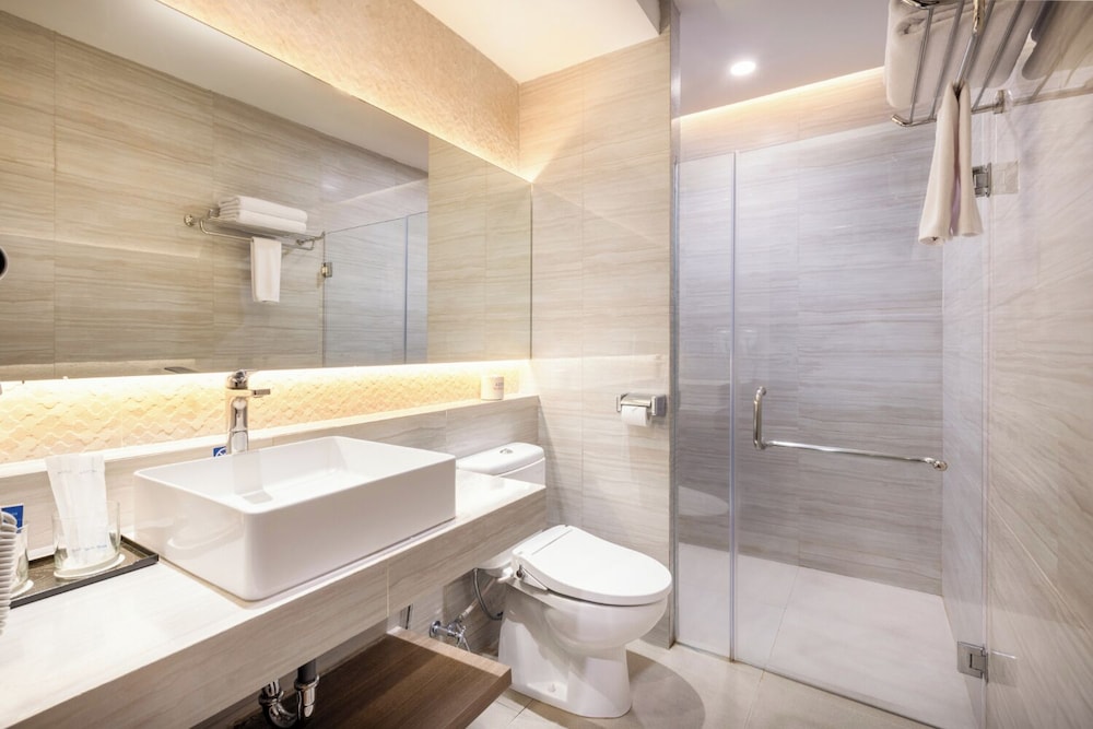 Aston Tropicana Hotel Bandung 68/69