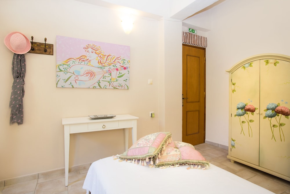 Villa Dafni 18/46