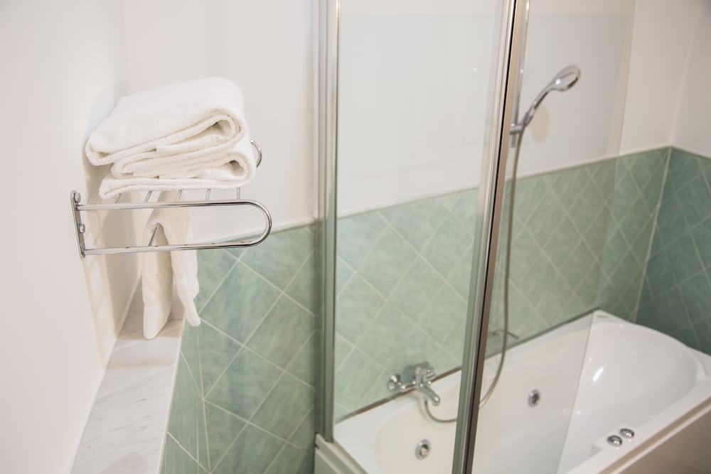 Inn Rome Rooms & Suites 45/50