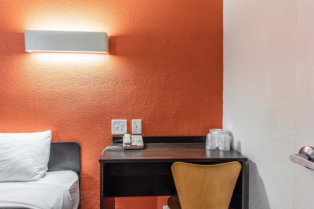 Motel6 North Richland Hills, TX 41/61