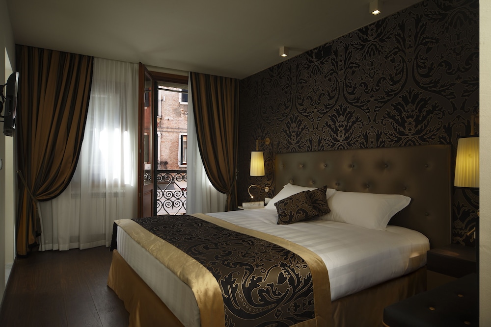 Arcadia Hotel 5/38