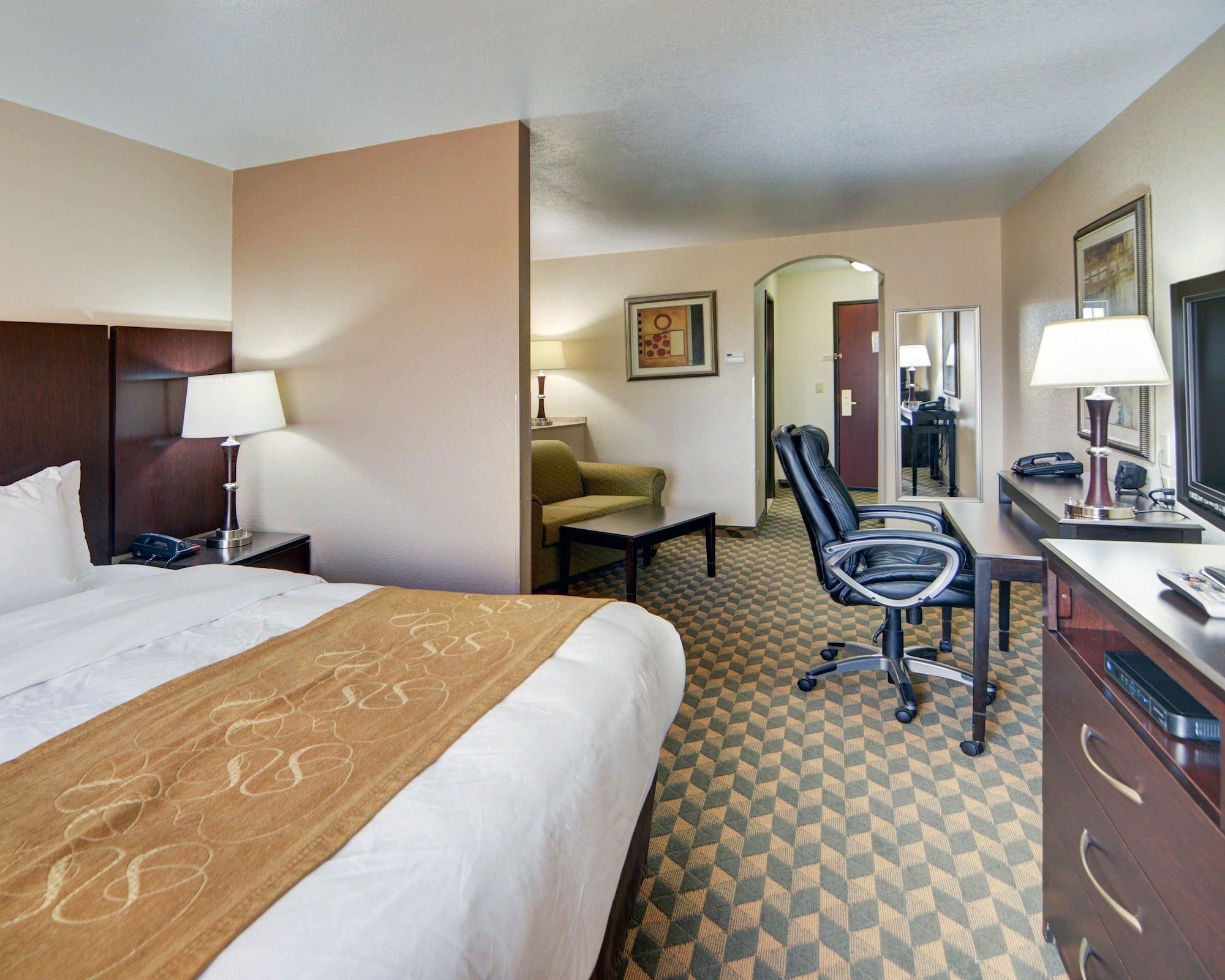 جناح بسرير كينج، Comfort Suites Benbrook - Fort Worth Southwest 2/4