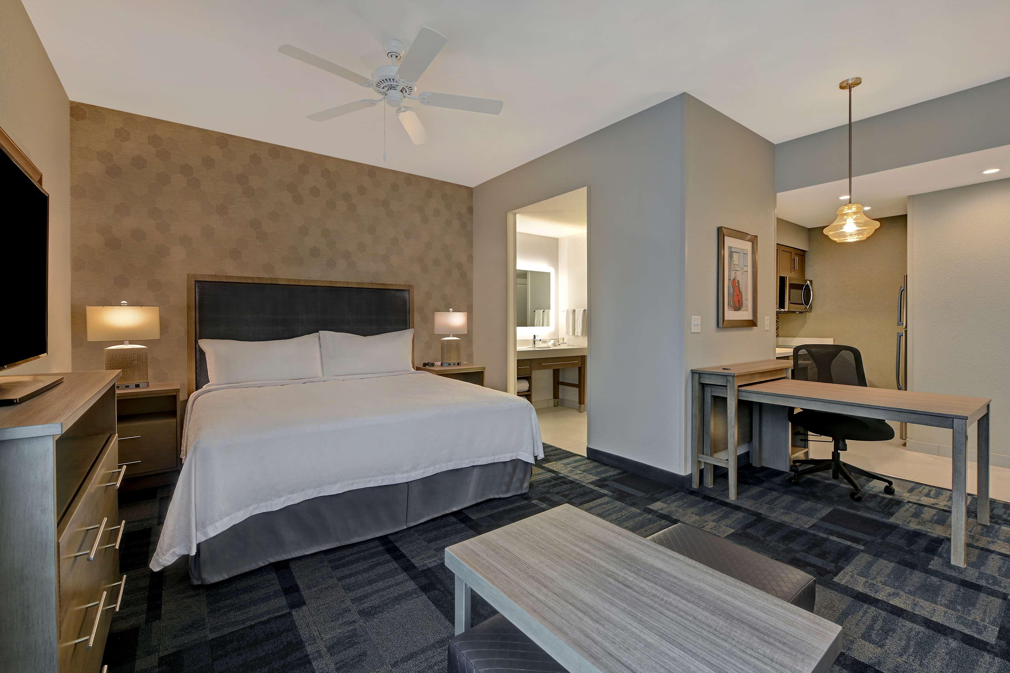 STUDIO, SUITE, KING BED, ACCESSIBLE