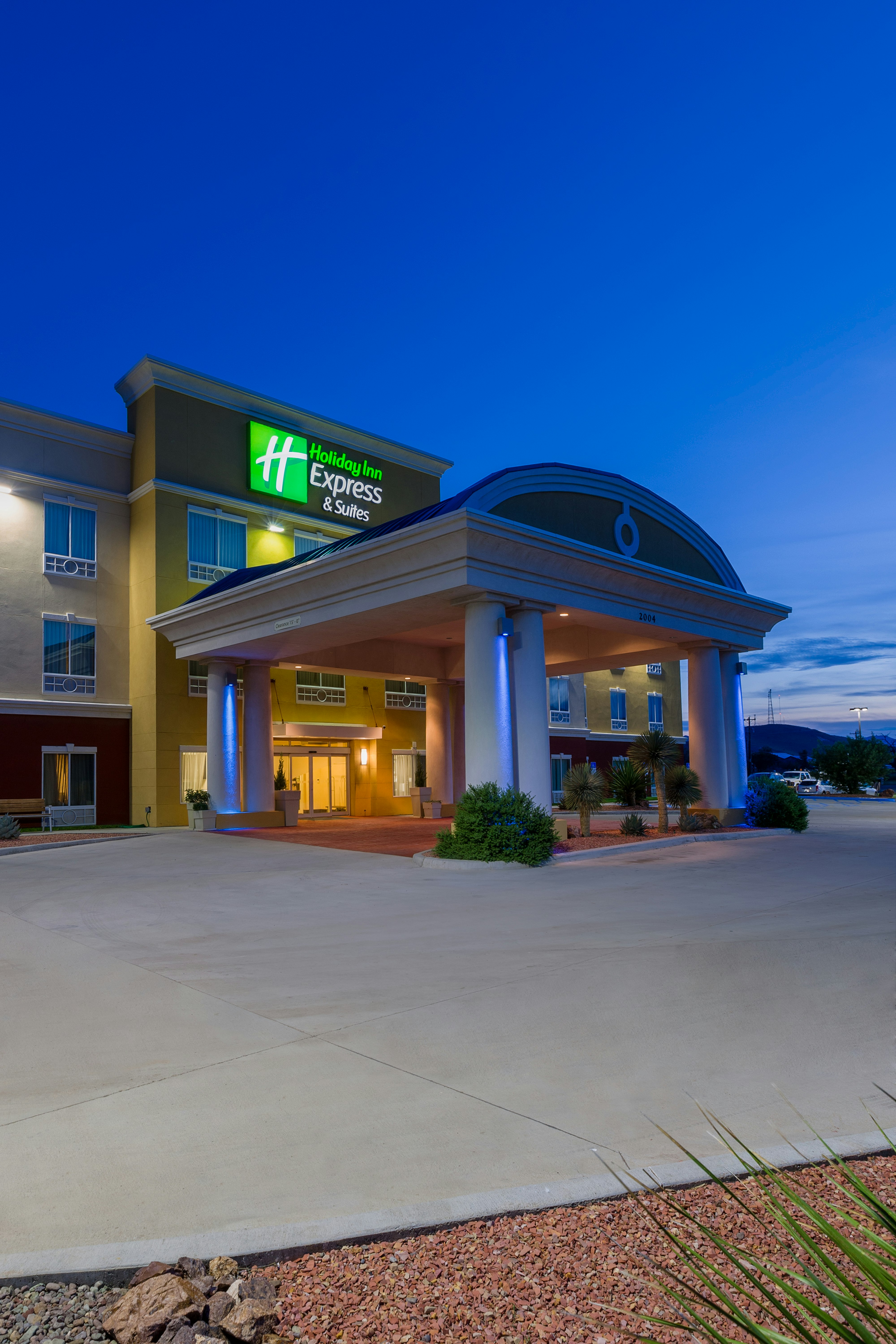 Holiday Inn Express Hotel And Suites Alpine Southeast 2/53