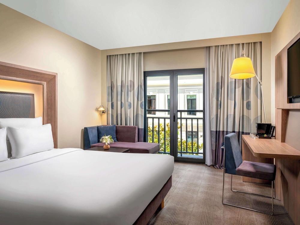 غرفة تنفيذية بسرير كوين، Novotel Istanbul Bosphorus Hotel 5/10