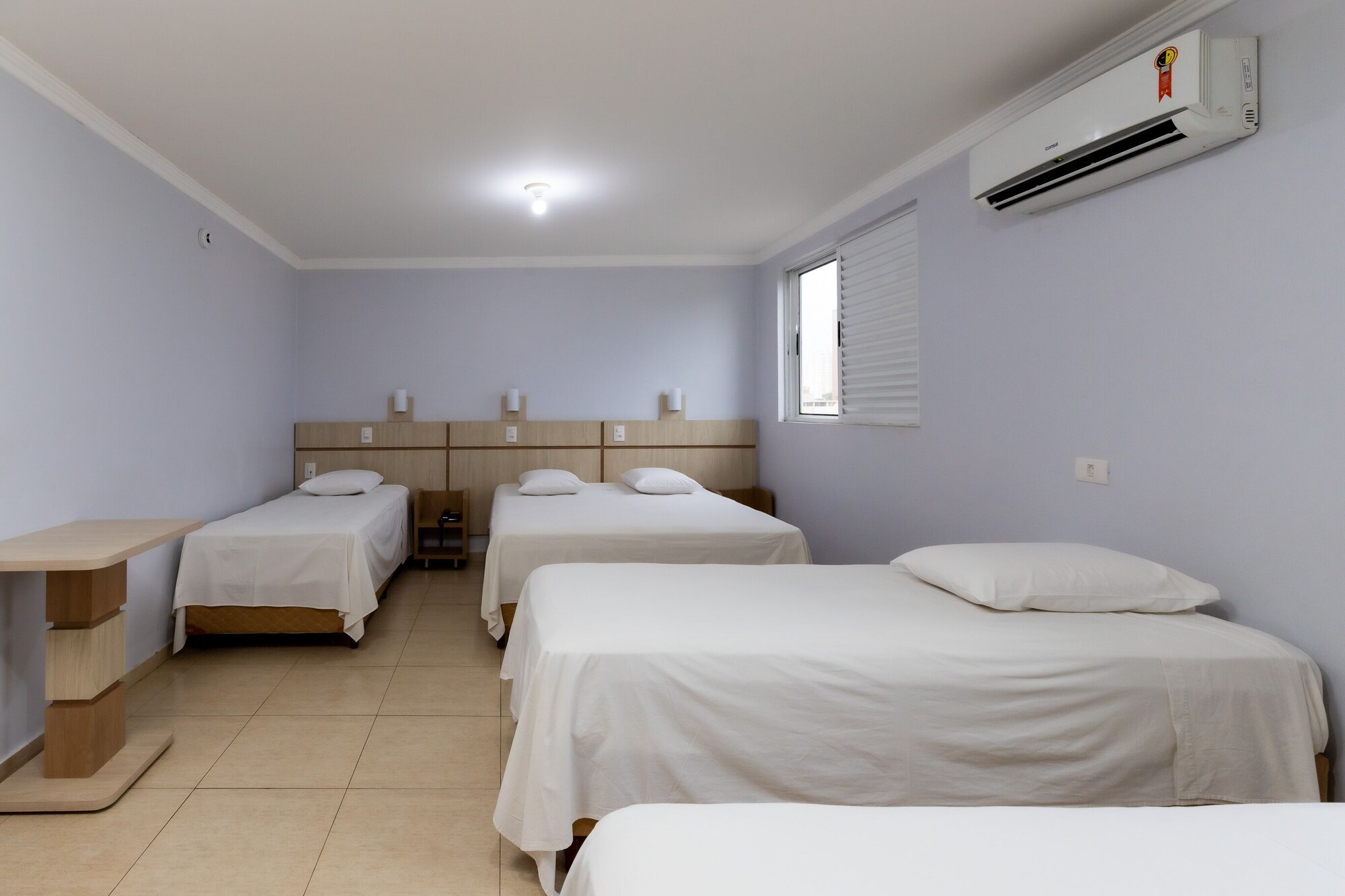 ROOM, QUINTUPLE