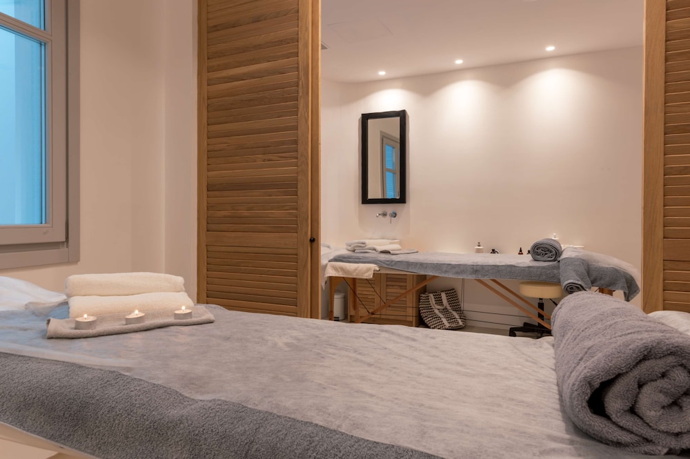 Radisson Blu Euphoria Resort 45/75