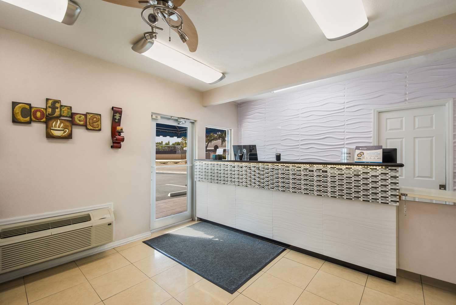 SureStay Hotel By Best Western Sarasota Lido Beach 7/33