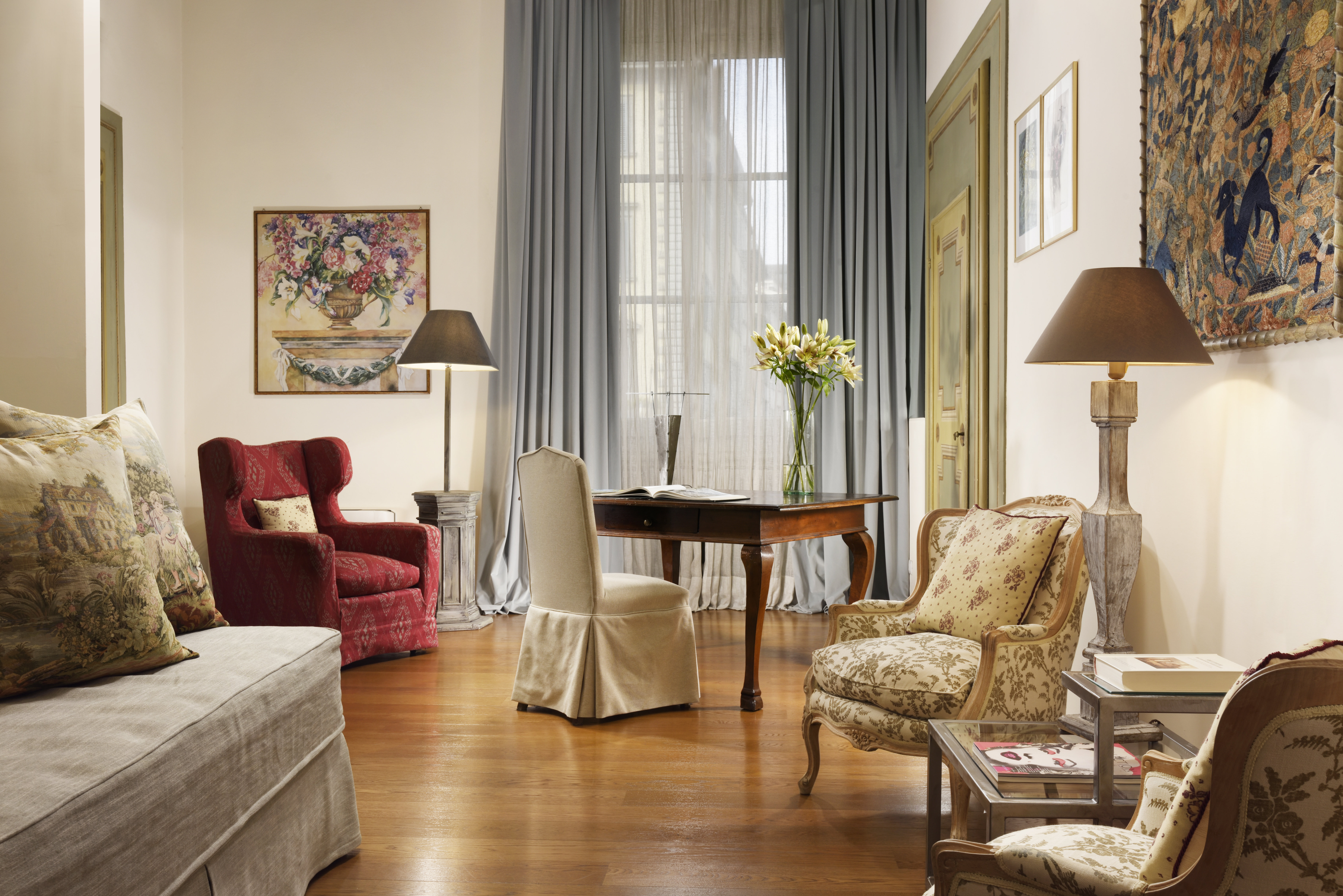 Leone Blue Suites 25/44