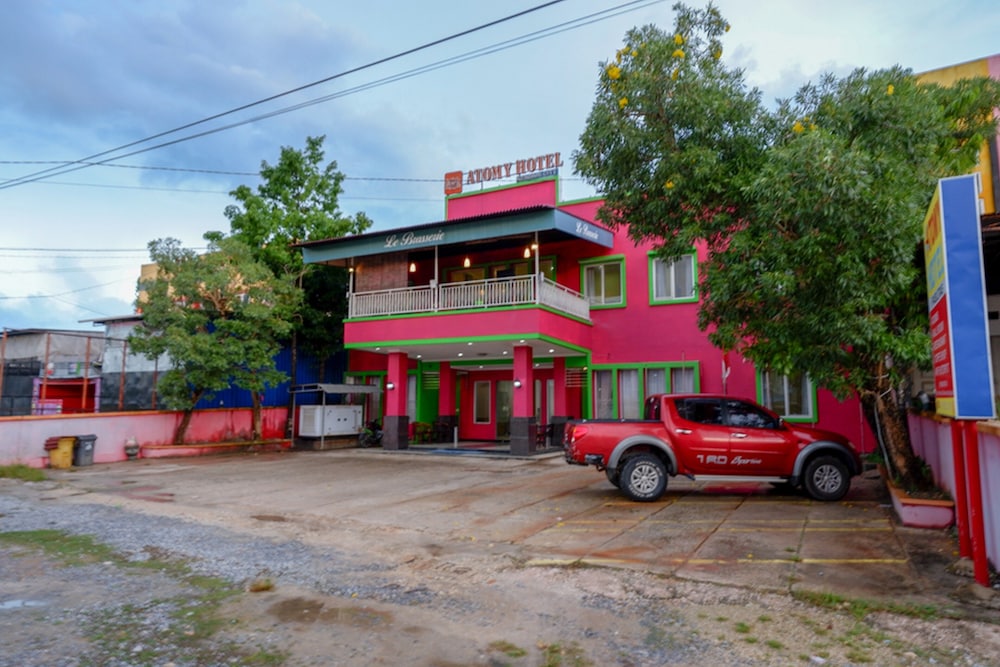 RedDoorz near Citraland Waterpark Kendari 26/29
