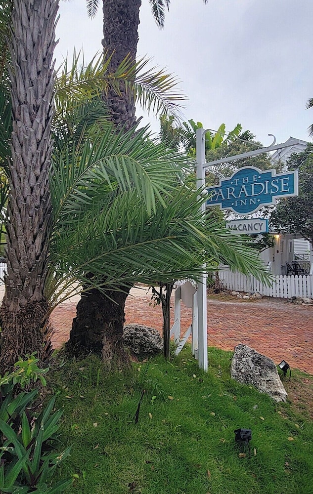 The Paradise Inn Adults Only 72/75
