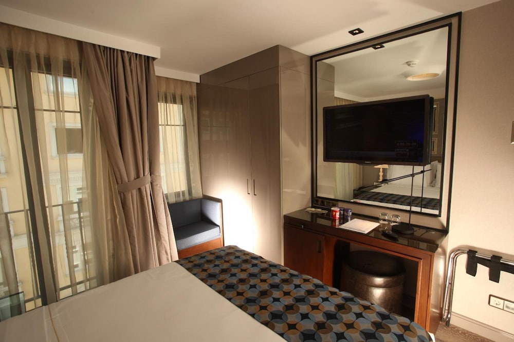 La Villa Hotel 13/41