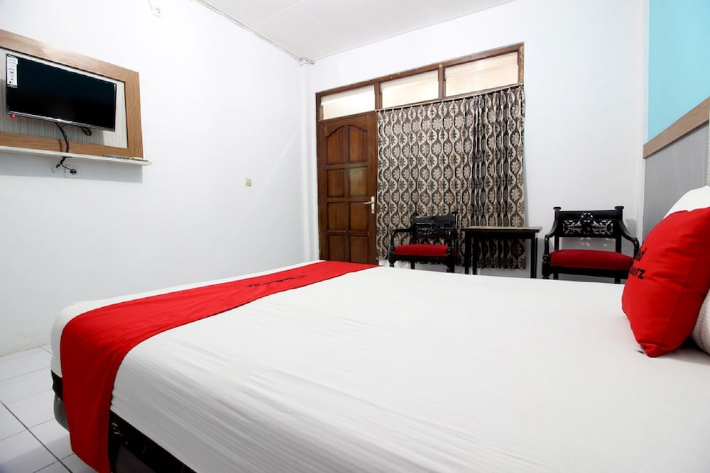 Reddoorz Plus Near Lempuyangan Station 3 7/25
