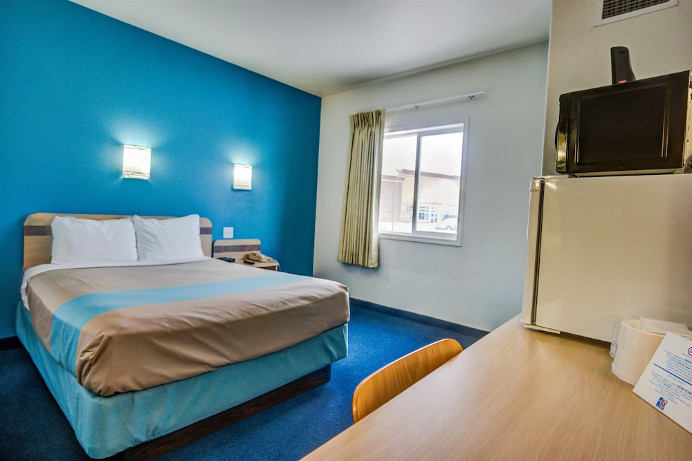 Motel6 Red Deer, AB 16/67