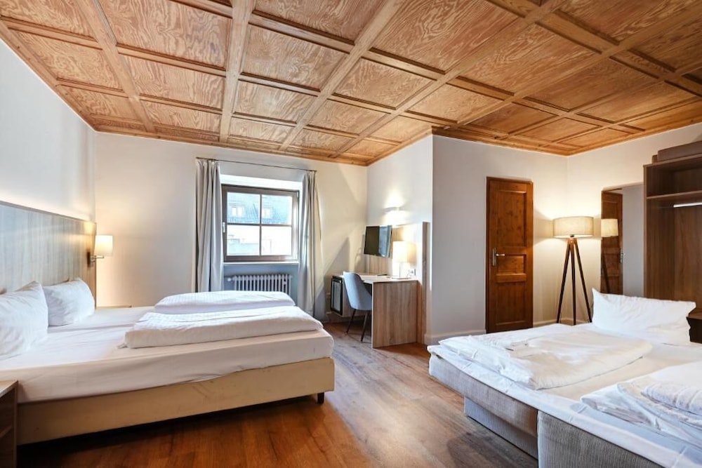 ROOM, QUADRUPLE, ANNEX