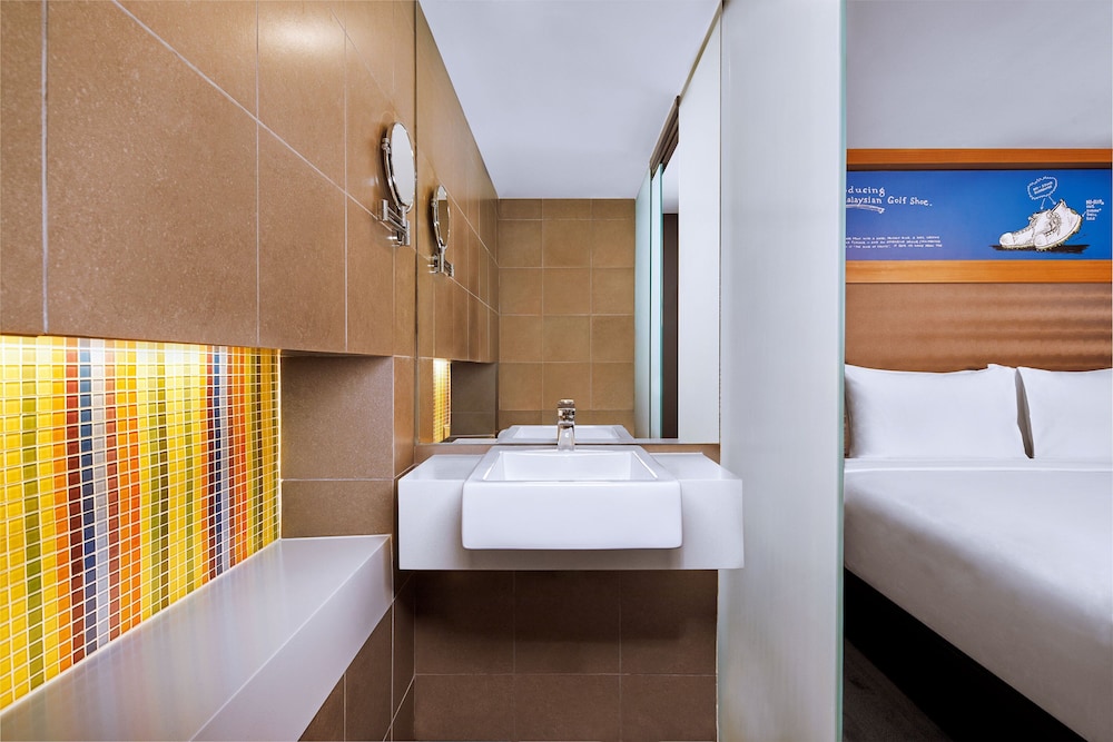 Aloft Kuala Lumpur Sentral Hotel 24/82