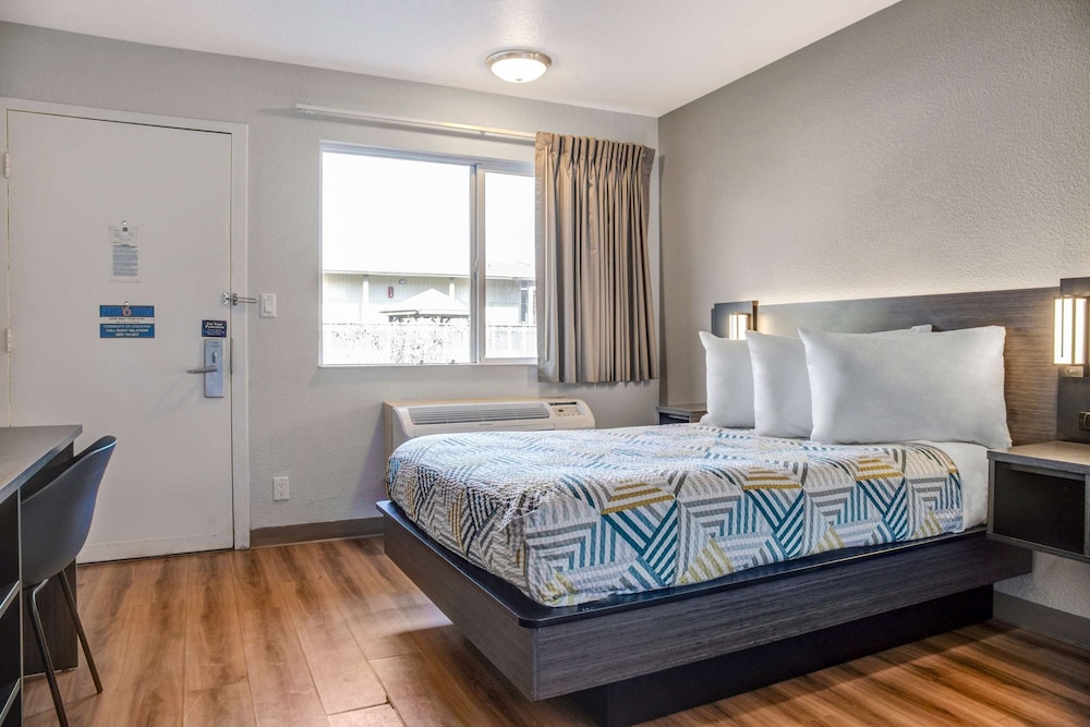 Motel6 Carson City, NV 23/66
