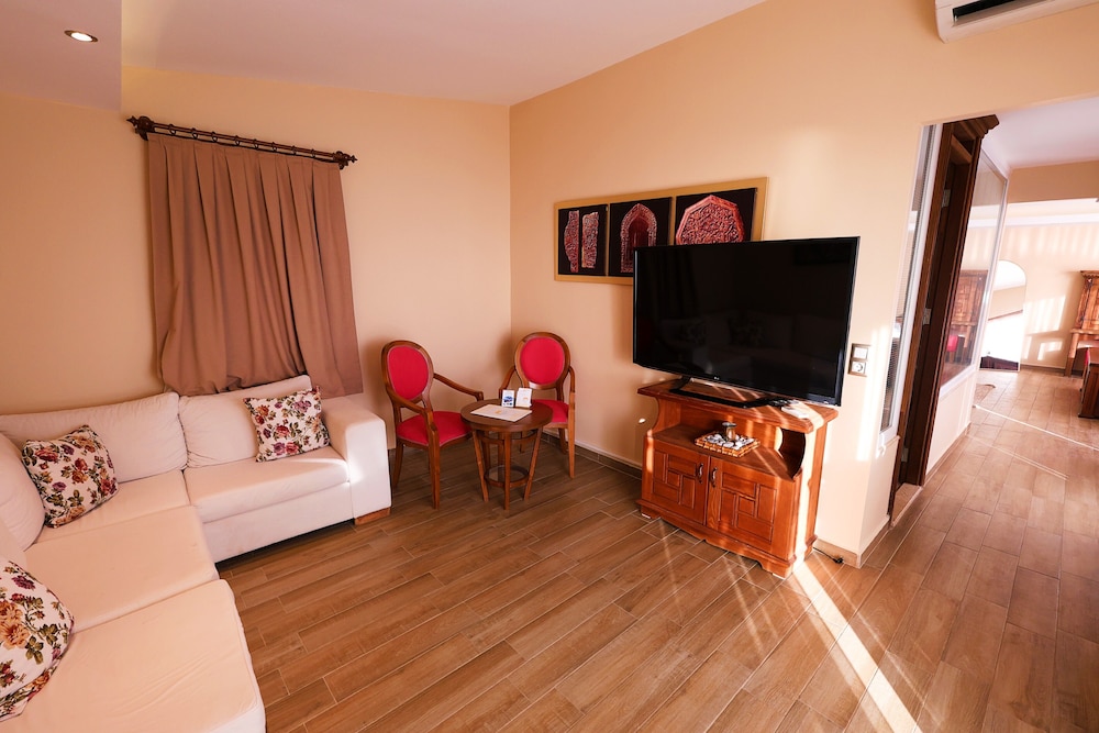 Lissiya Hotel 30/50