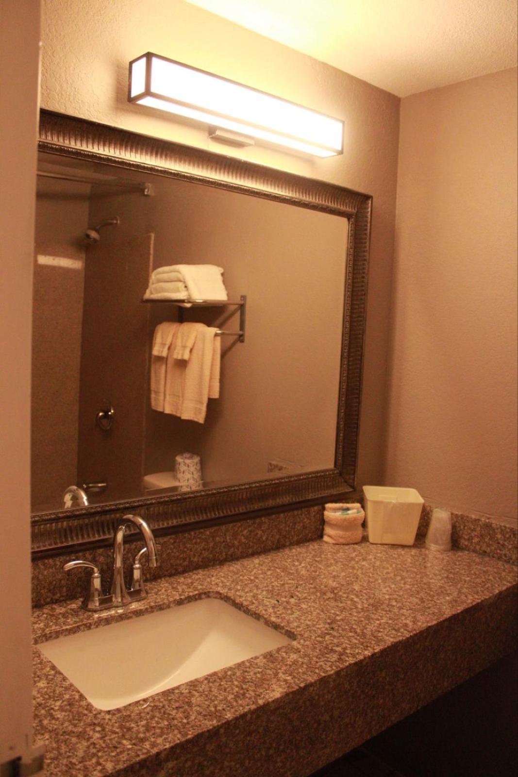 Home Place Suites 37/38