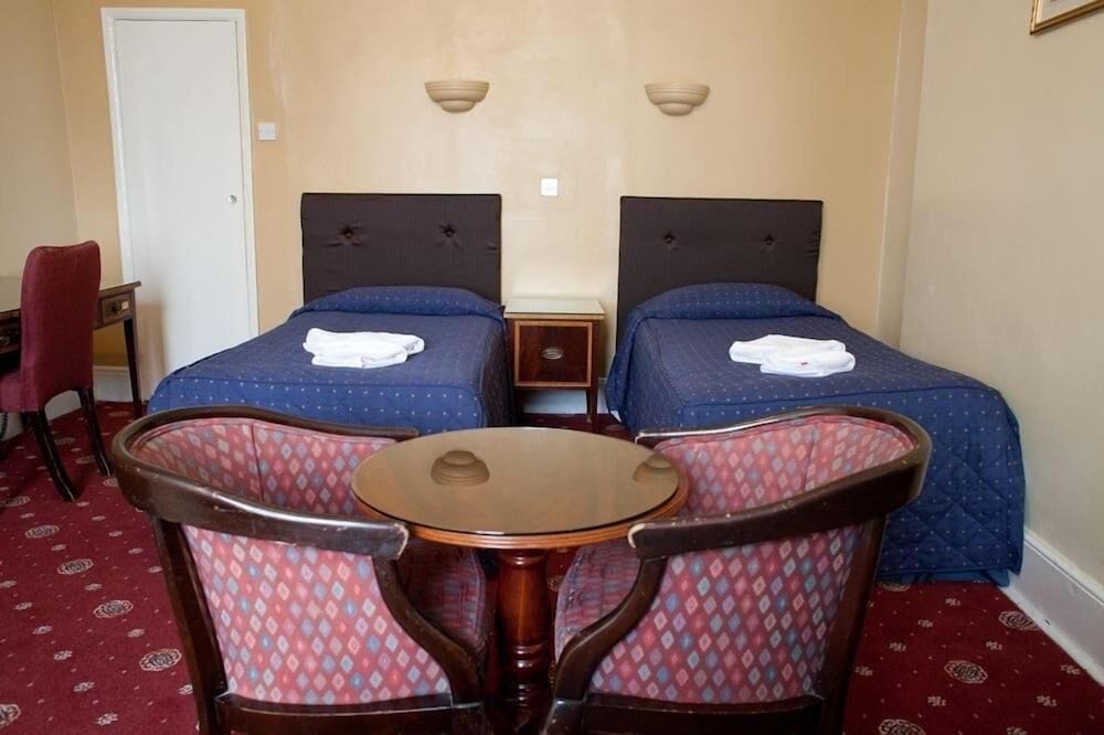 ROSE COURT HOTEL 28/49