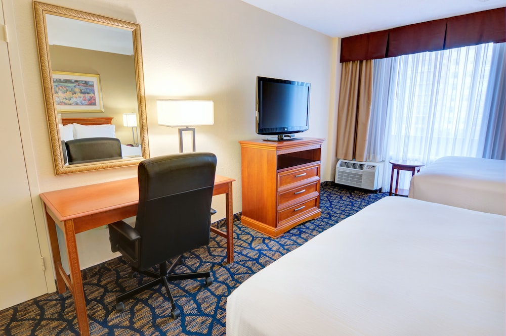 Holiday Inn Gainesville-University Ctr 17/65
