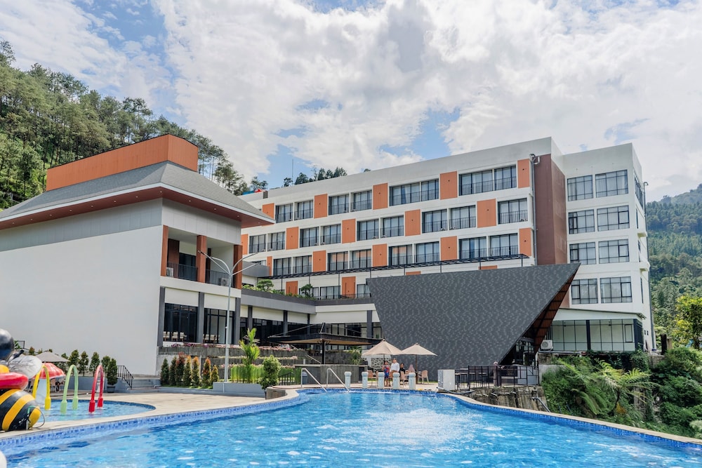 Gulala Azana Hotel and Resort Guci Tegal 5/50