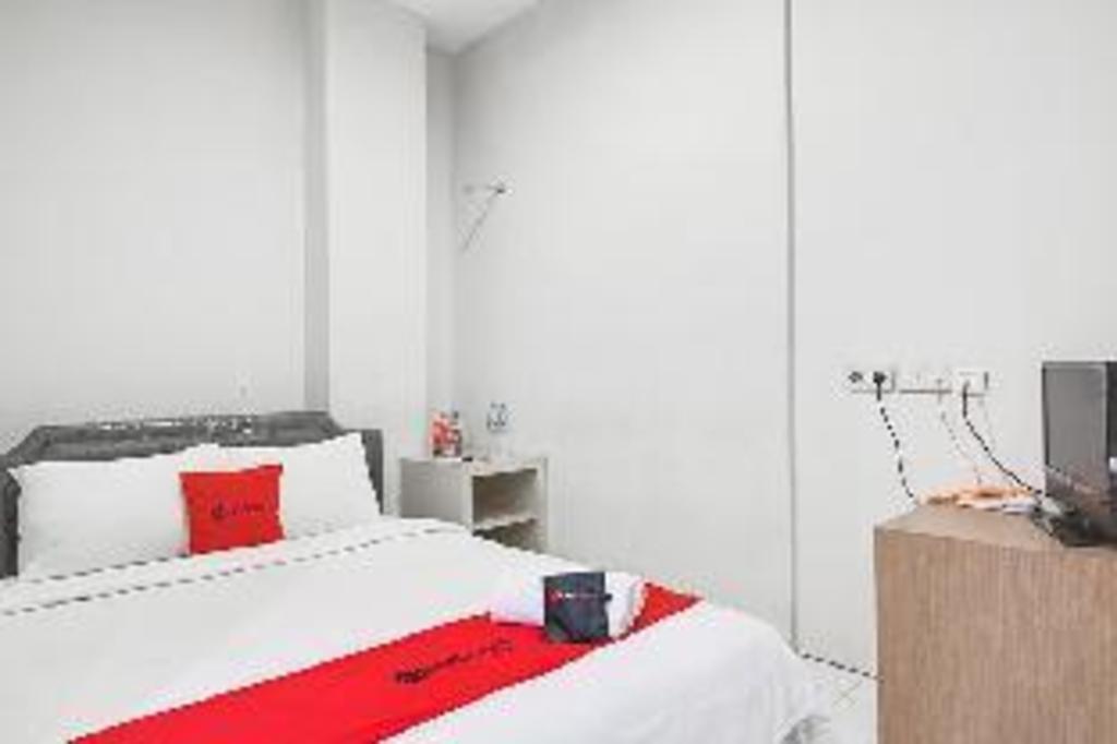 RedDoorz @ Siwalankerto Surabaya 11/49