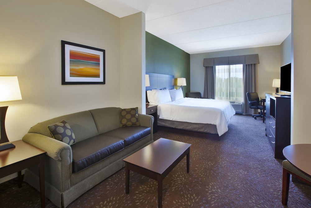 Holiday Inn Express Suites Geneva Finger Lakes 37/56