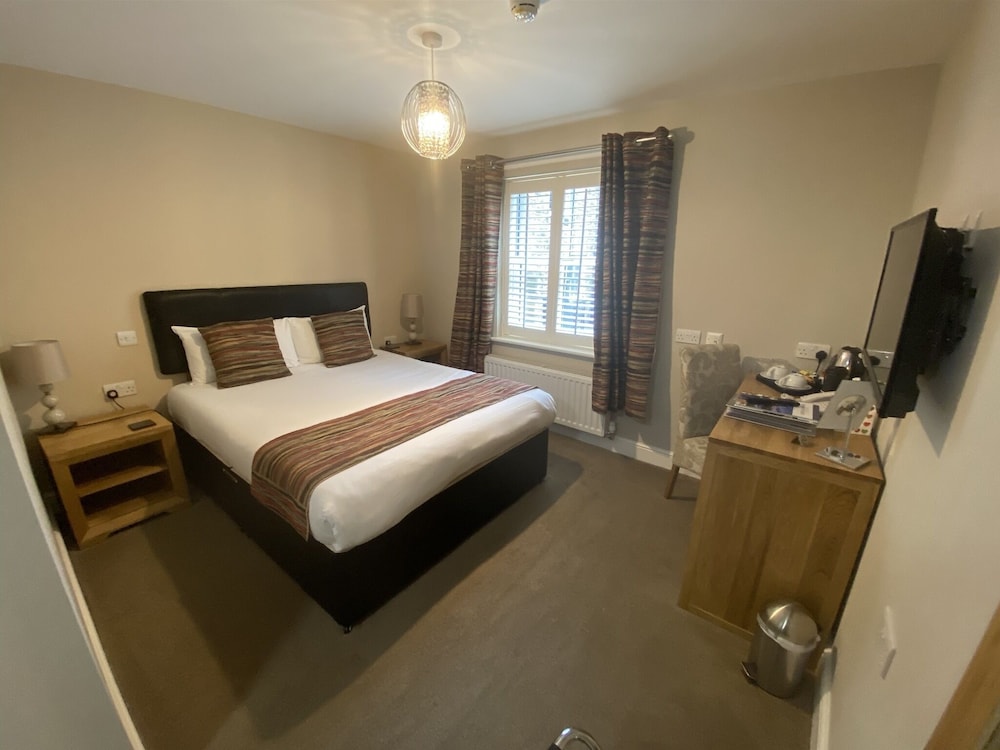 The Three Horseshoes Hotel 14/50