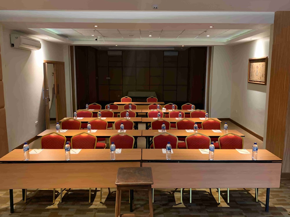 Front One Hotel Jayapura 27/34
