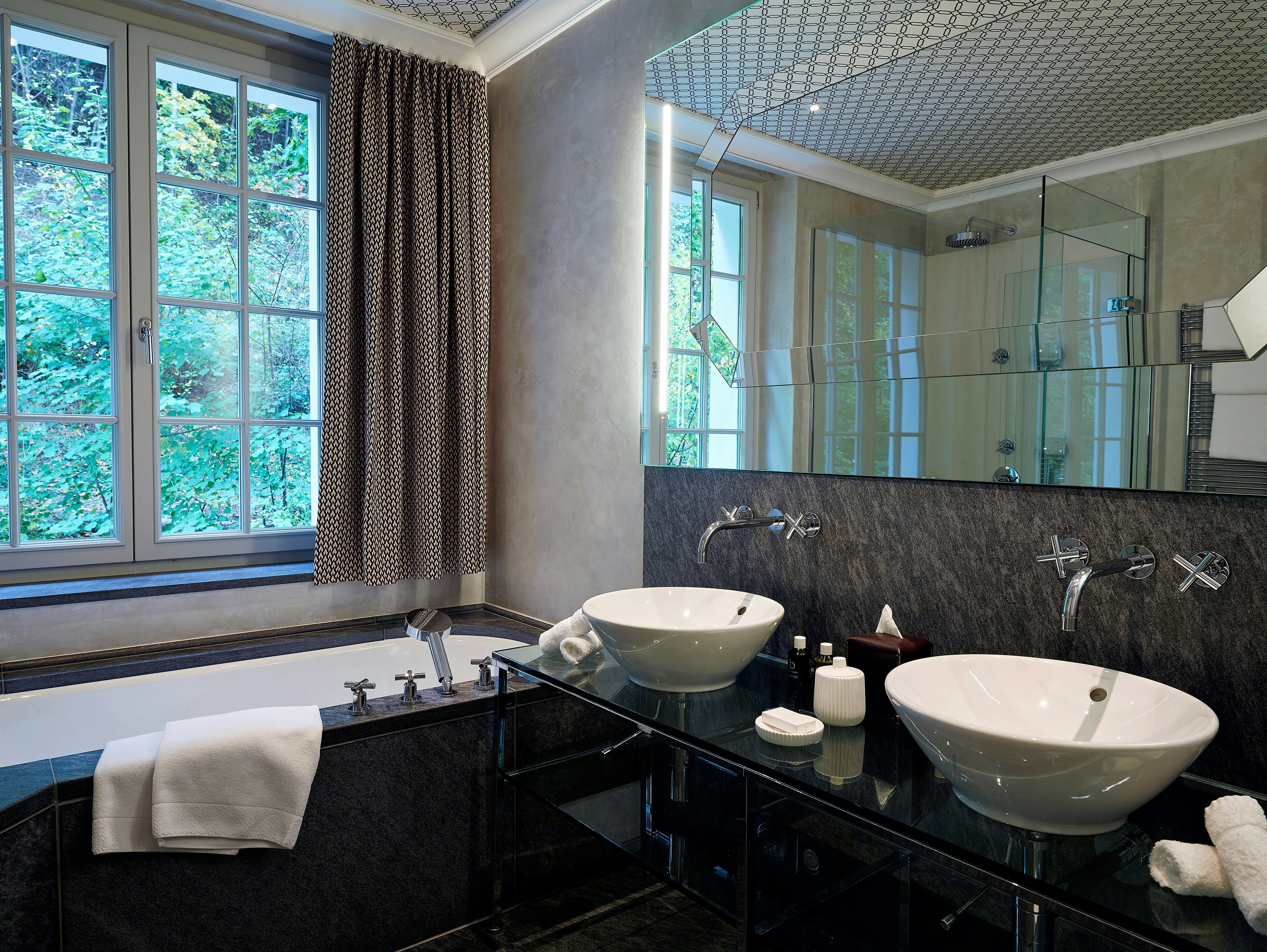 Tower, Suite