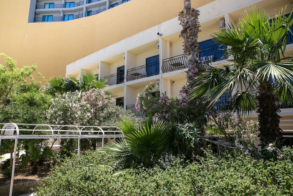 Beach Garden 50/53