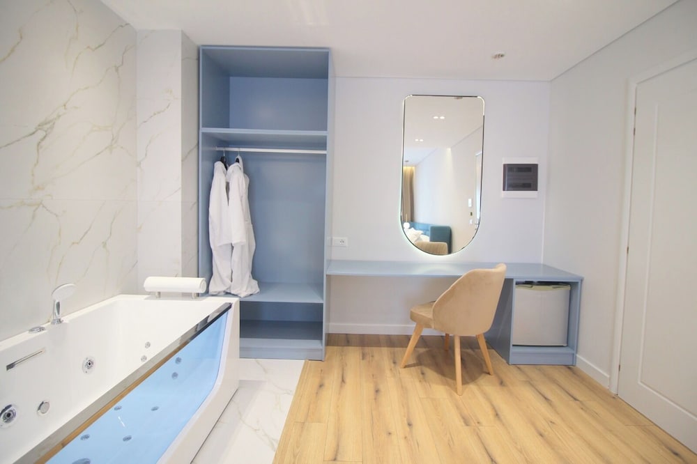 Hotel Strora 49/50