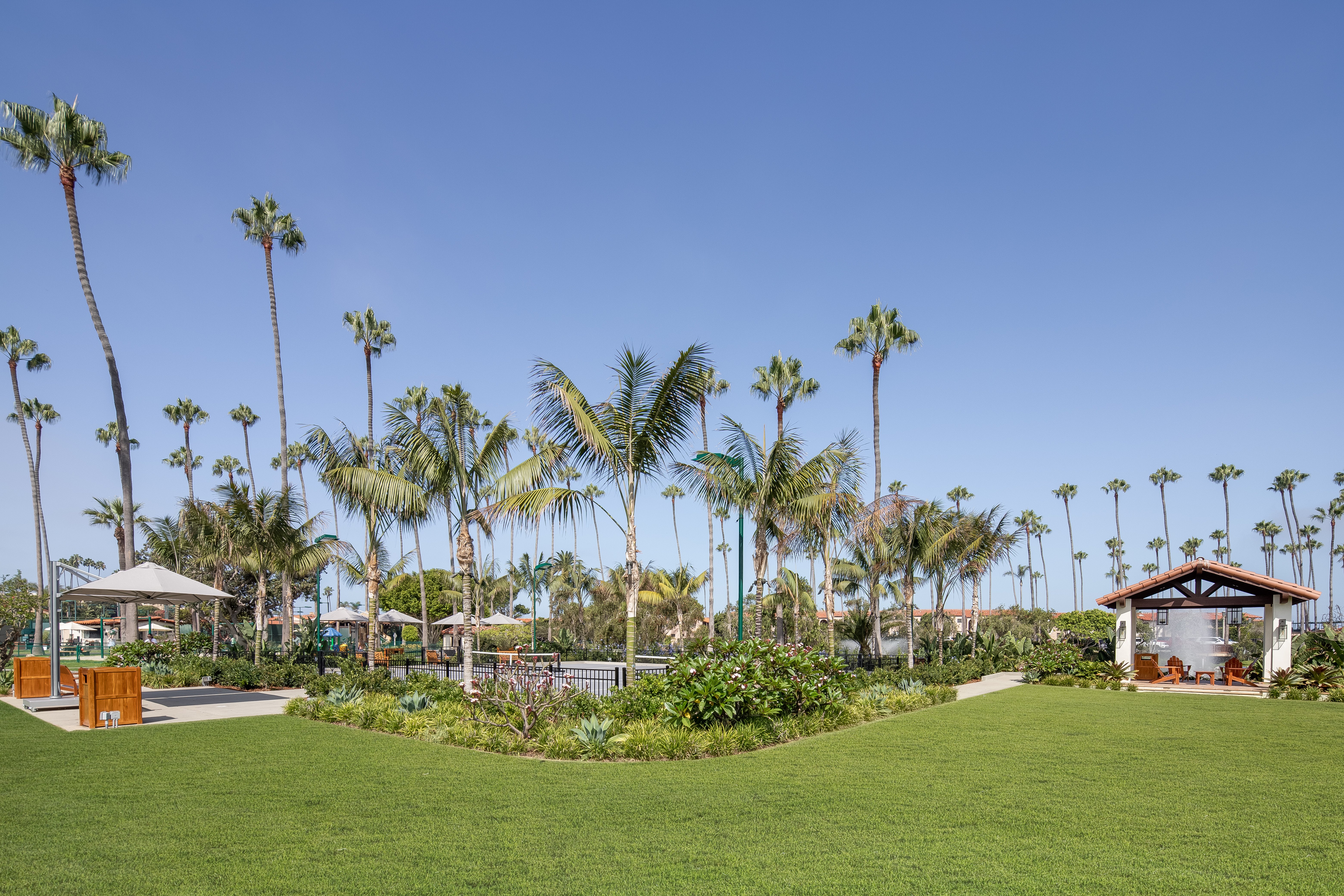 La Jolla Beach and Tennis Club 70/73