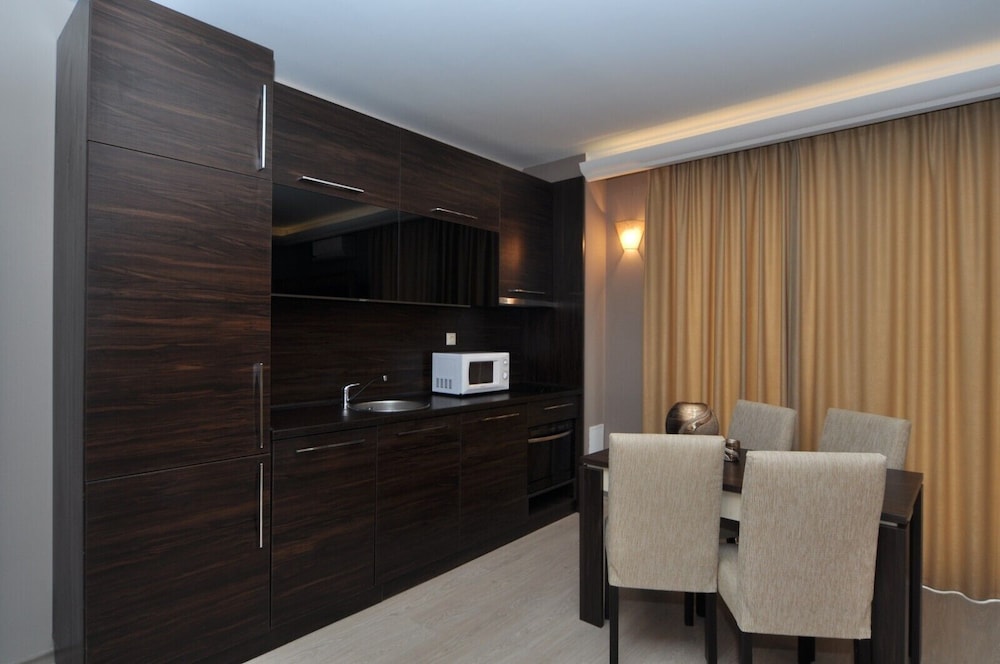 Harmony Suites 2 3 37/65