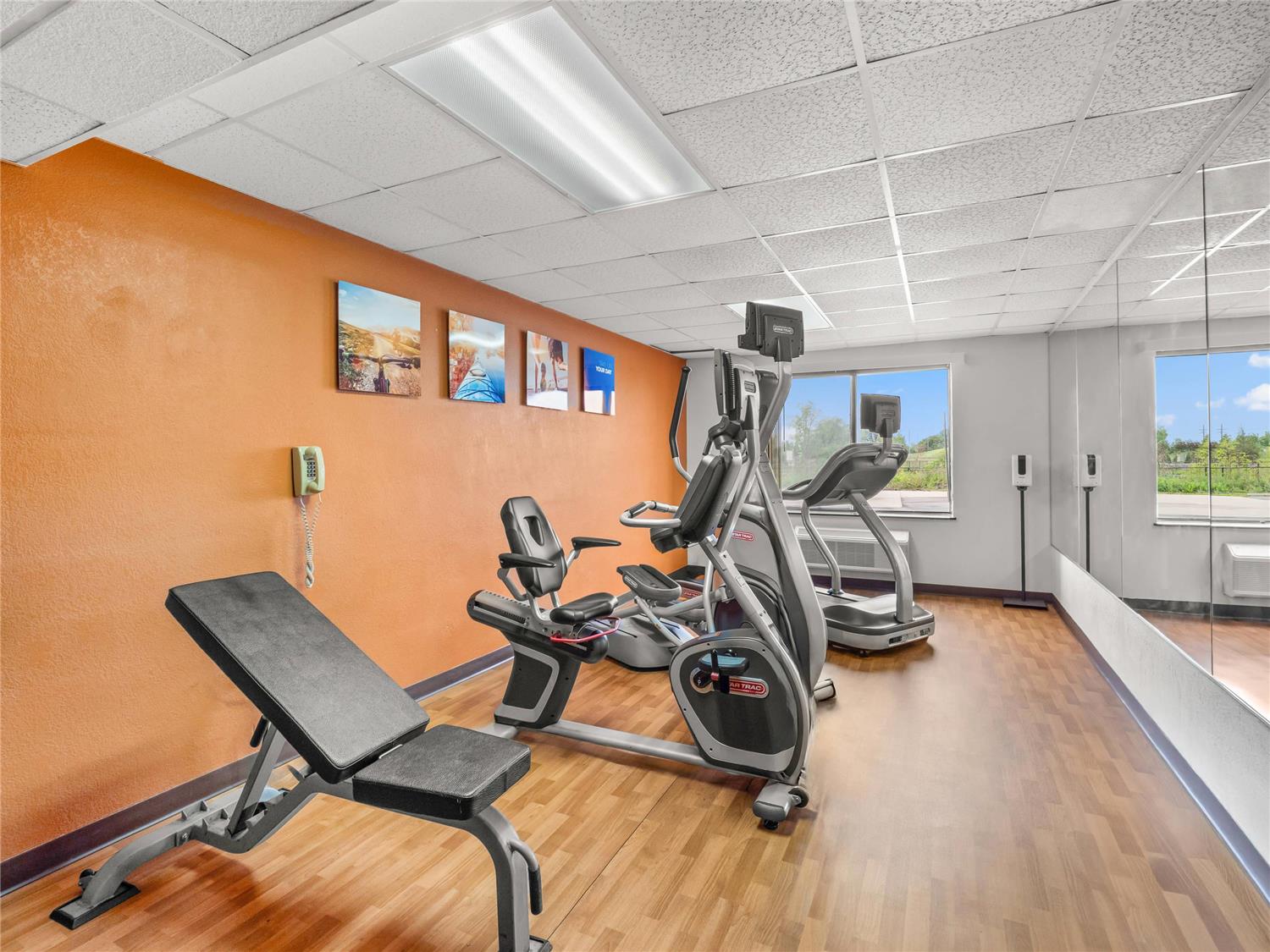 Comfort Inn Metro Airport 8/22