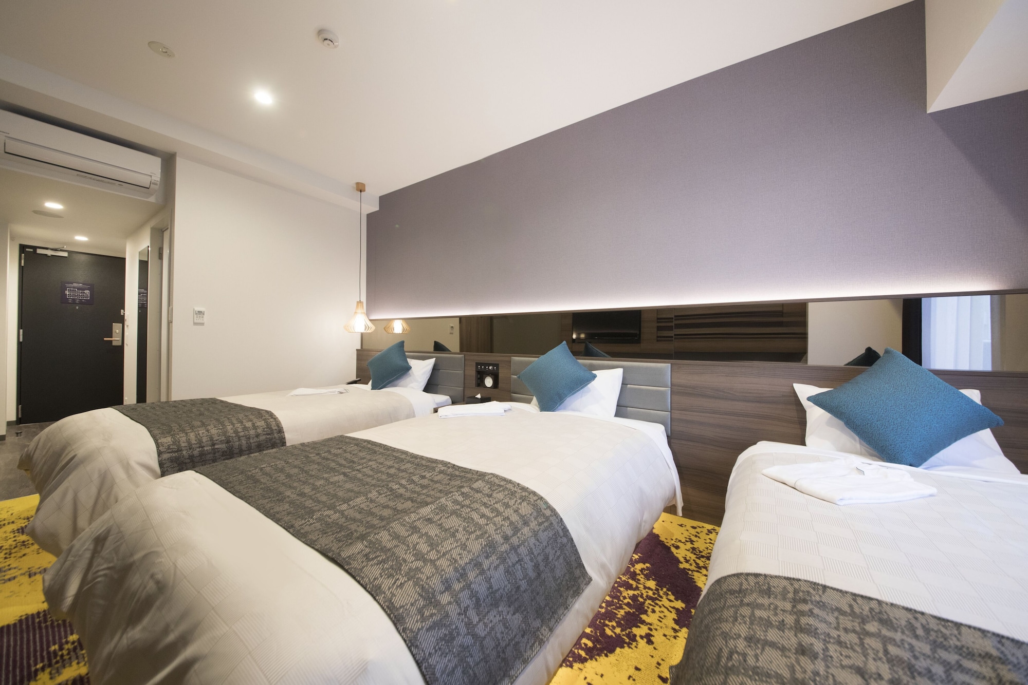 MODERATE, TWIN BEDS, WITH EXTRA BED