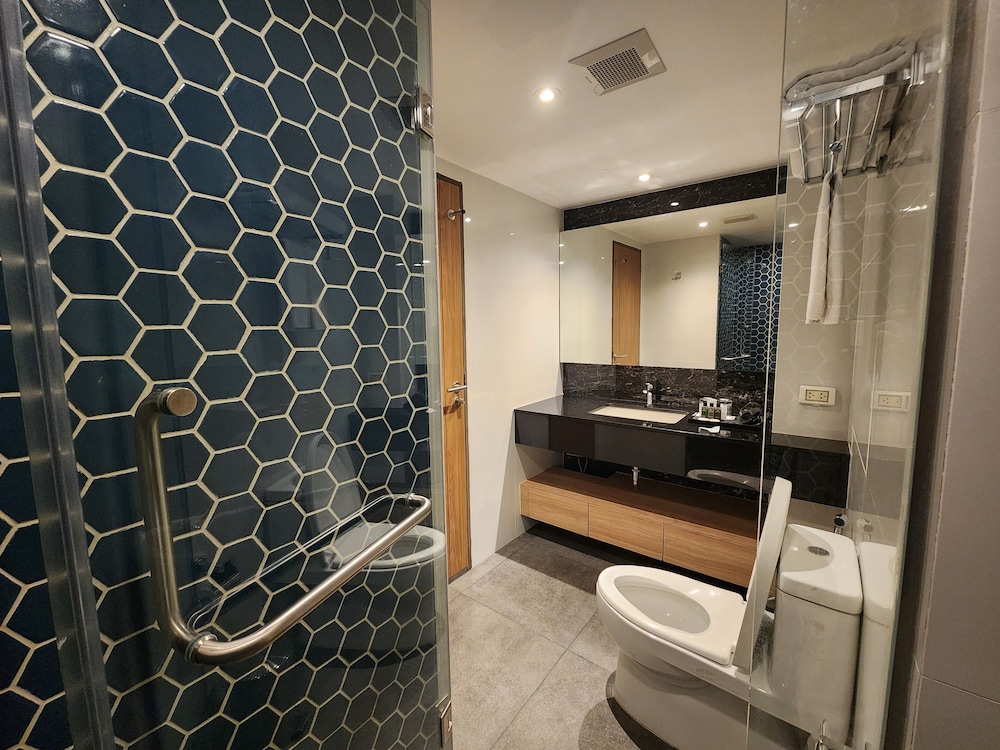 Montana Hotel and Residence 45/46
