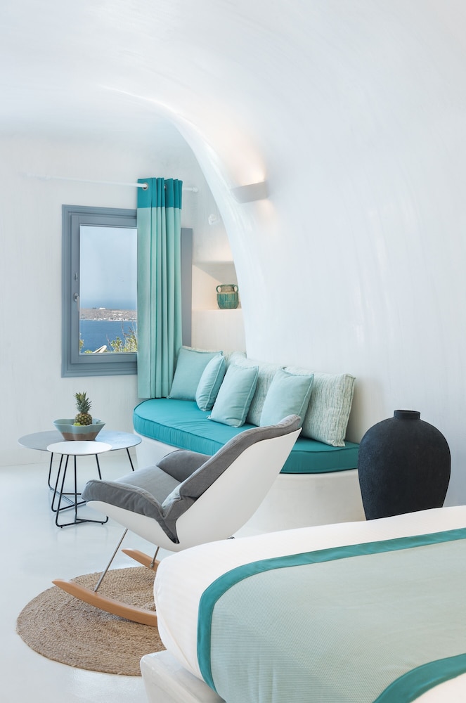 DELUXE, SUITE, PLUNGE POOL