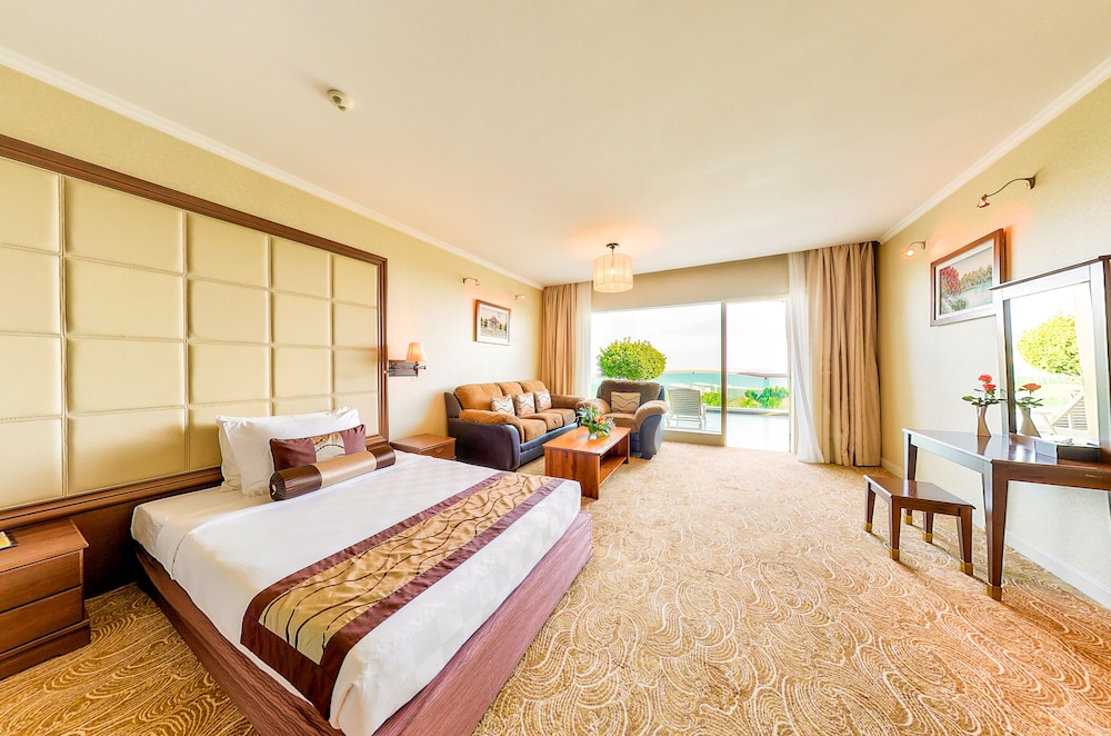 Sea Links Beach Hotel 11/47