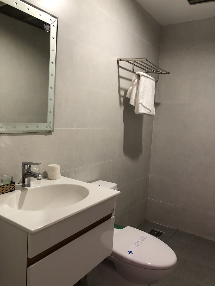 Quynh Huong Hotel 19/21