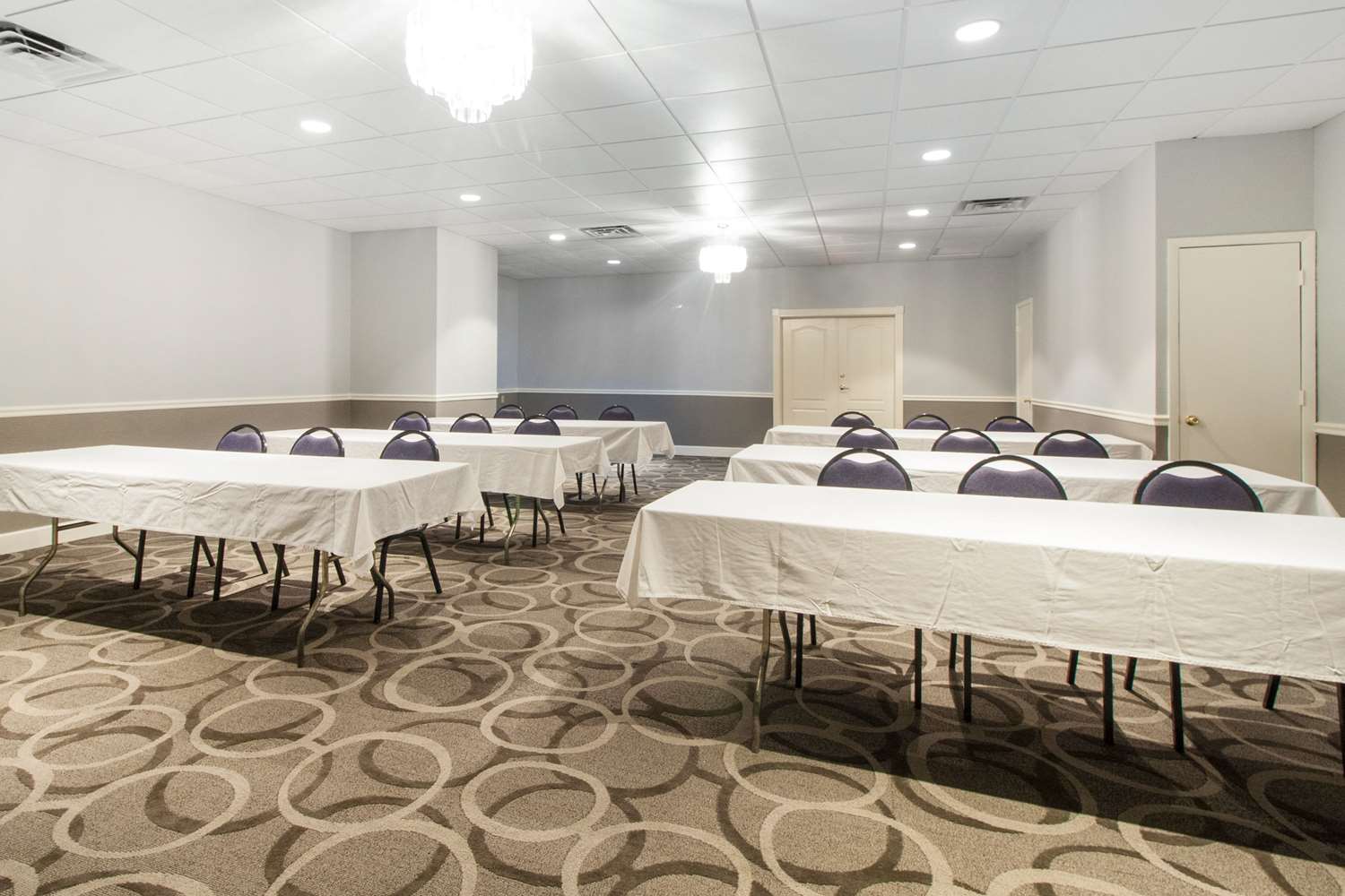 Quality Inn & Suites Conference Center 22/32