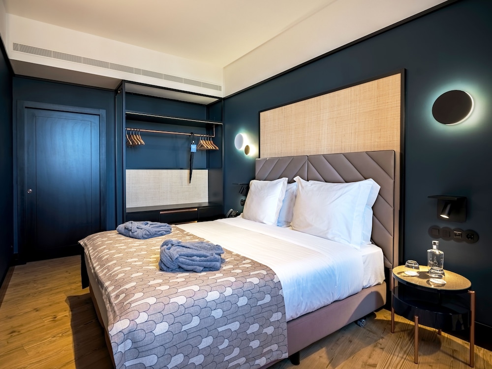 Triple Suite