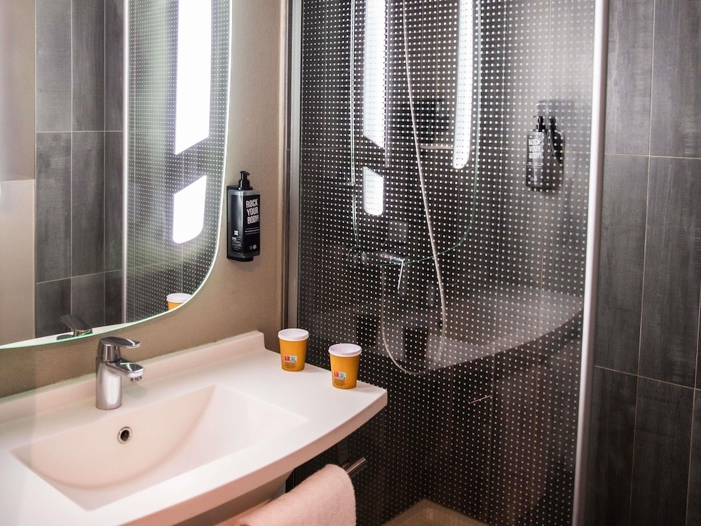 Ibis Paris Bercy Village 12Eme 71/73