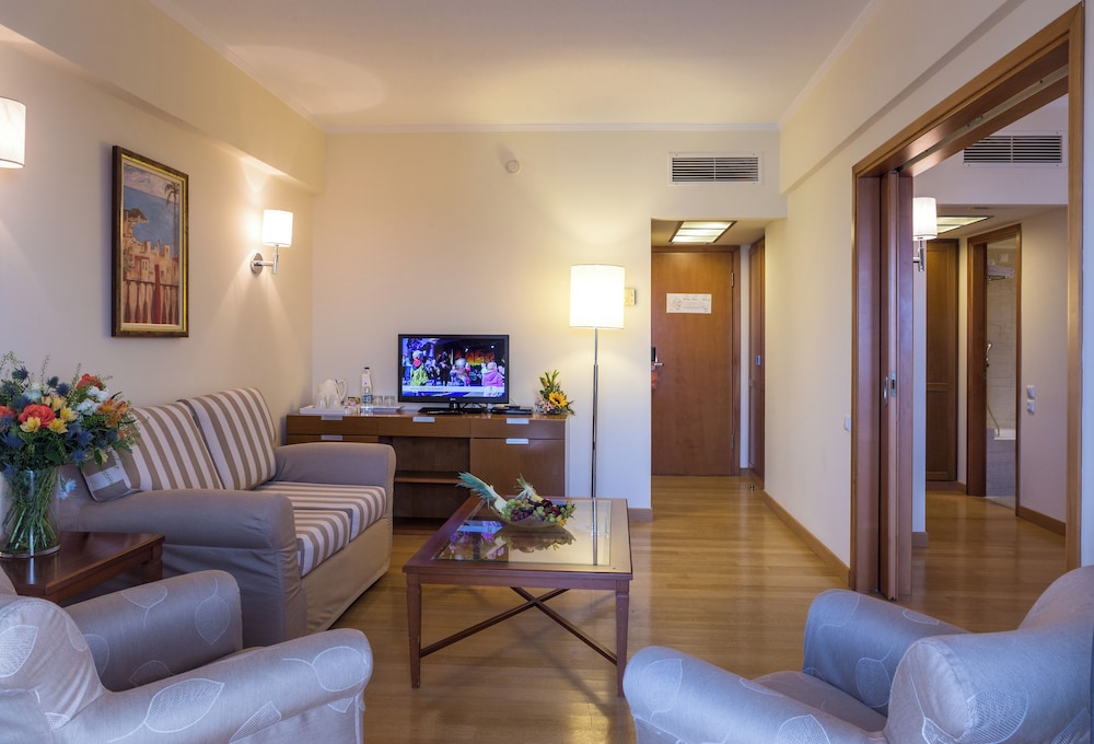 Neptune Luxury Resort 54/78