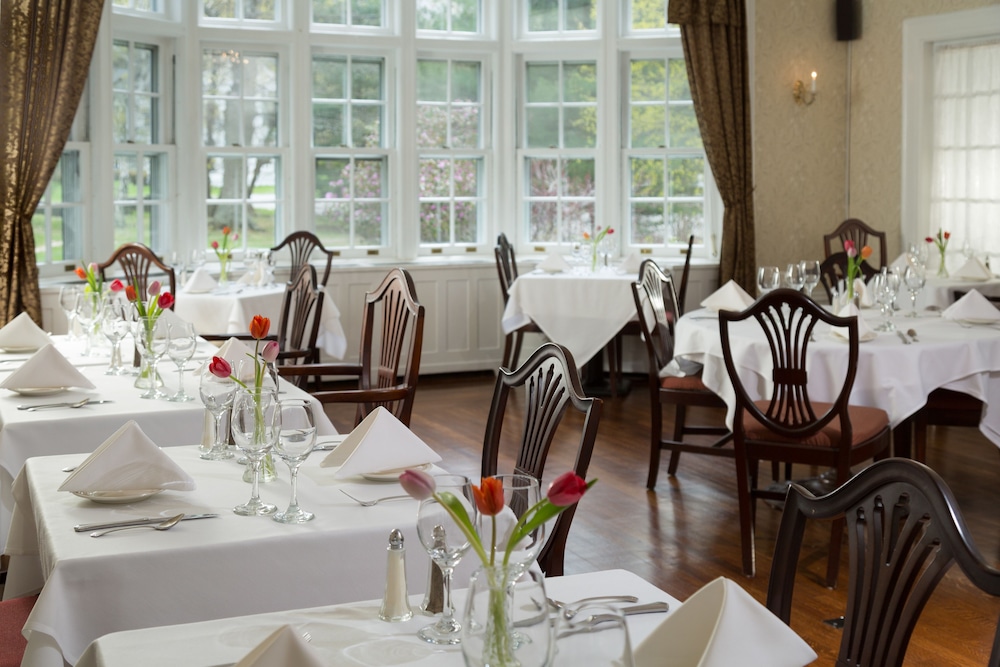 The Four Chimneys Inn 29/50