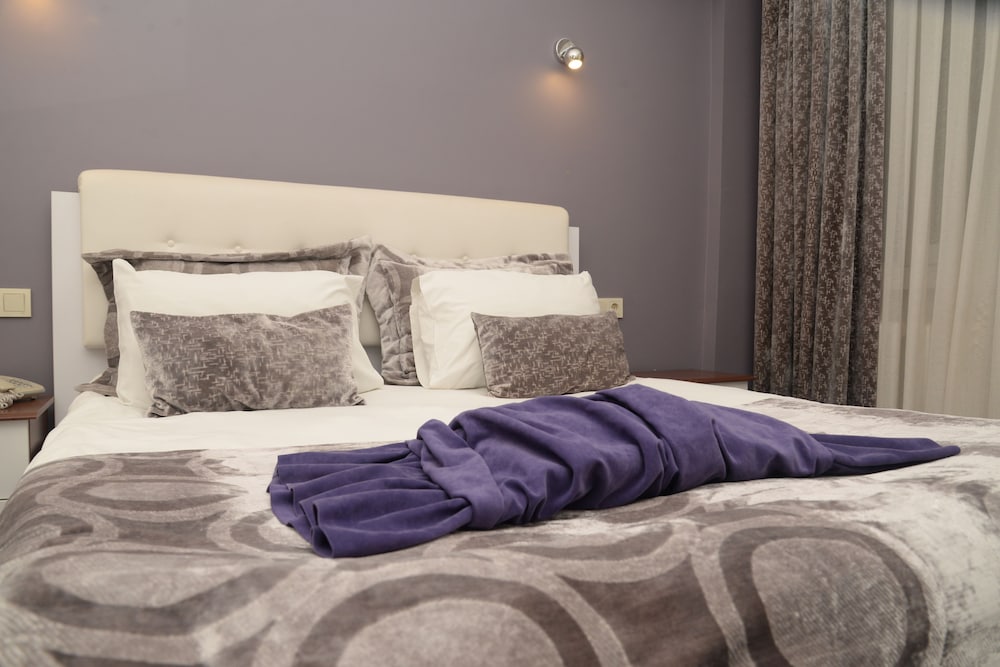 Hande Hotel 33/60