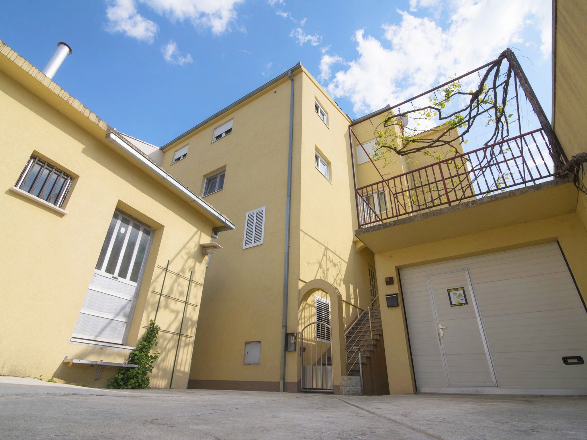 APARTMENTS ISKRA 25/33