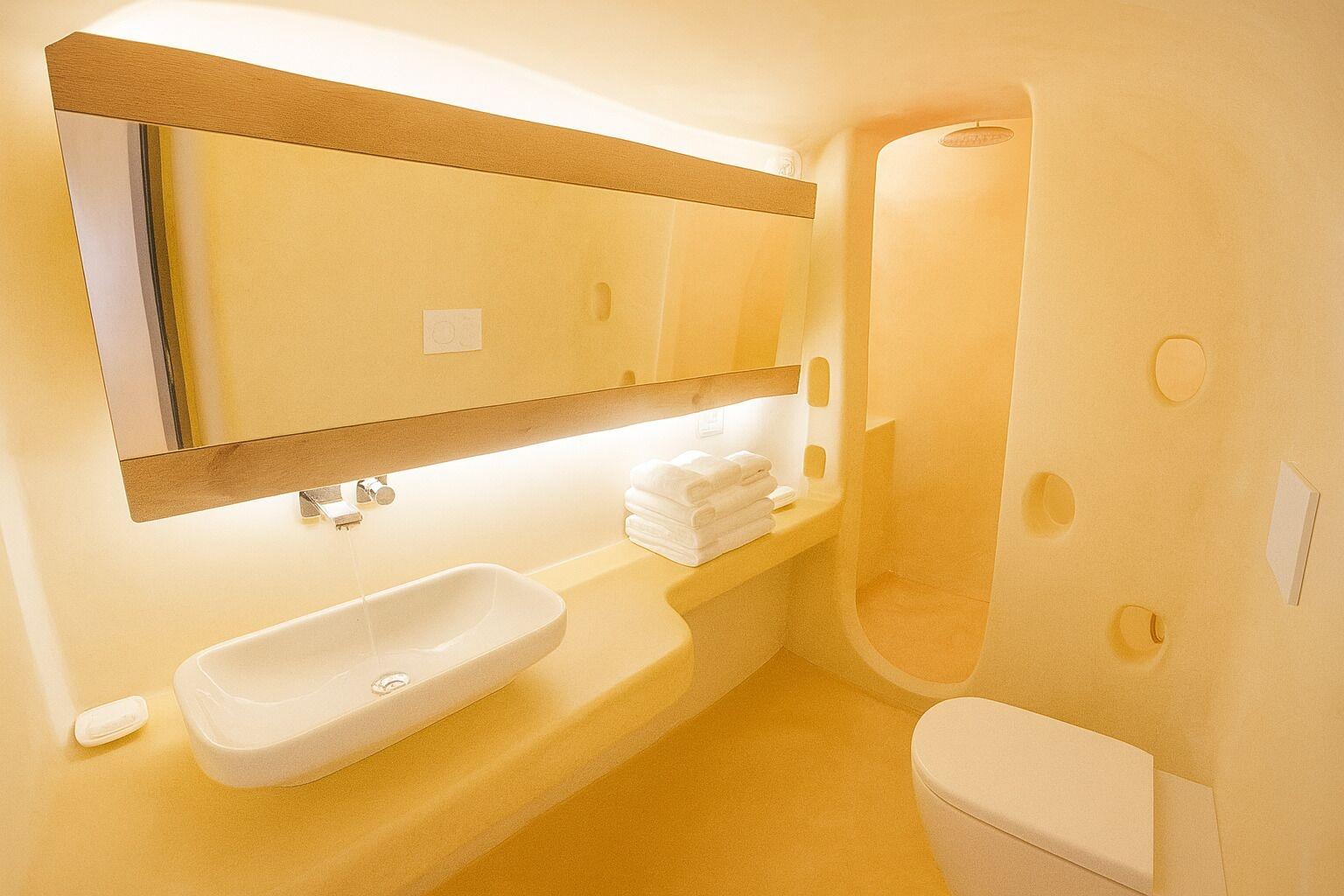 Cave, Cliff, Suite